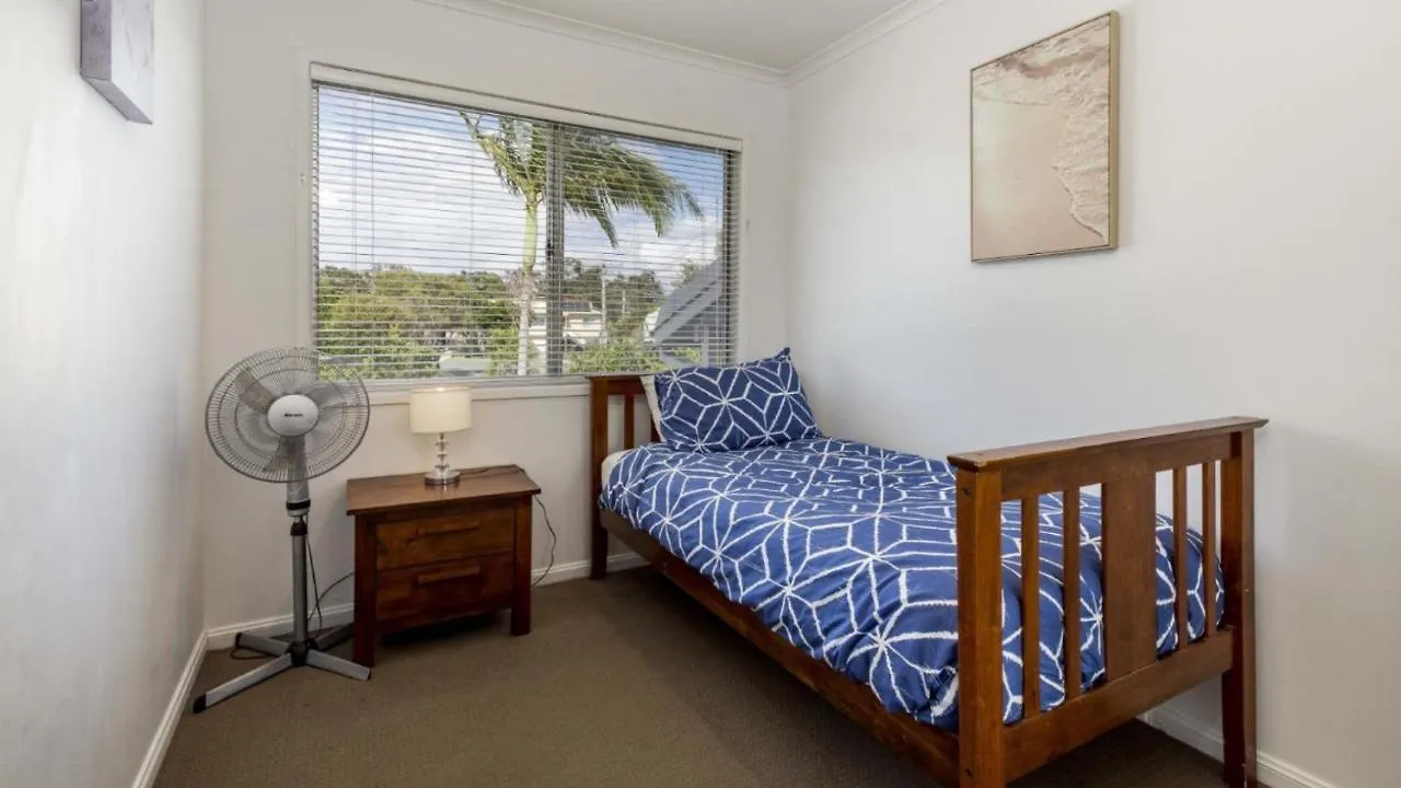 Holiday home Family Home With Pool And Guest House Banksia Beach Australia