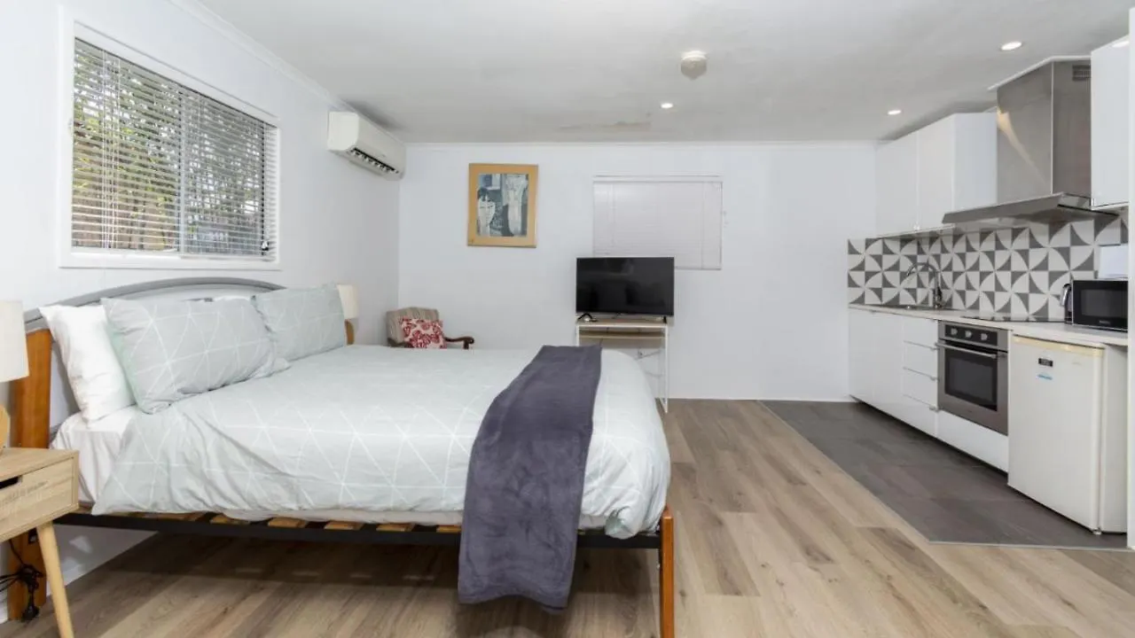 Family Home With Pool And Guest House Banksia Beach 0*,